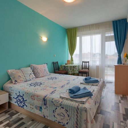 Kazlarov Guest House Kiten  Exterior photo