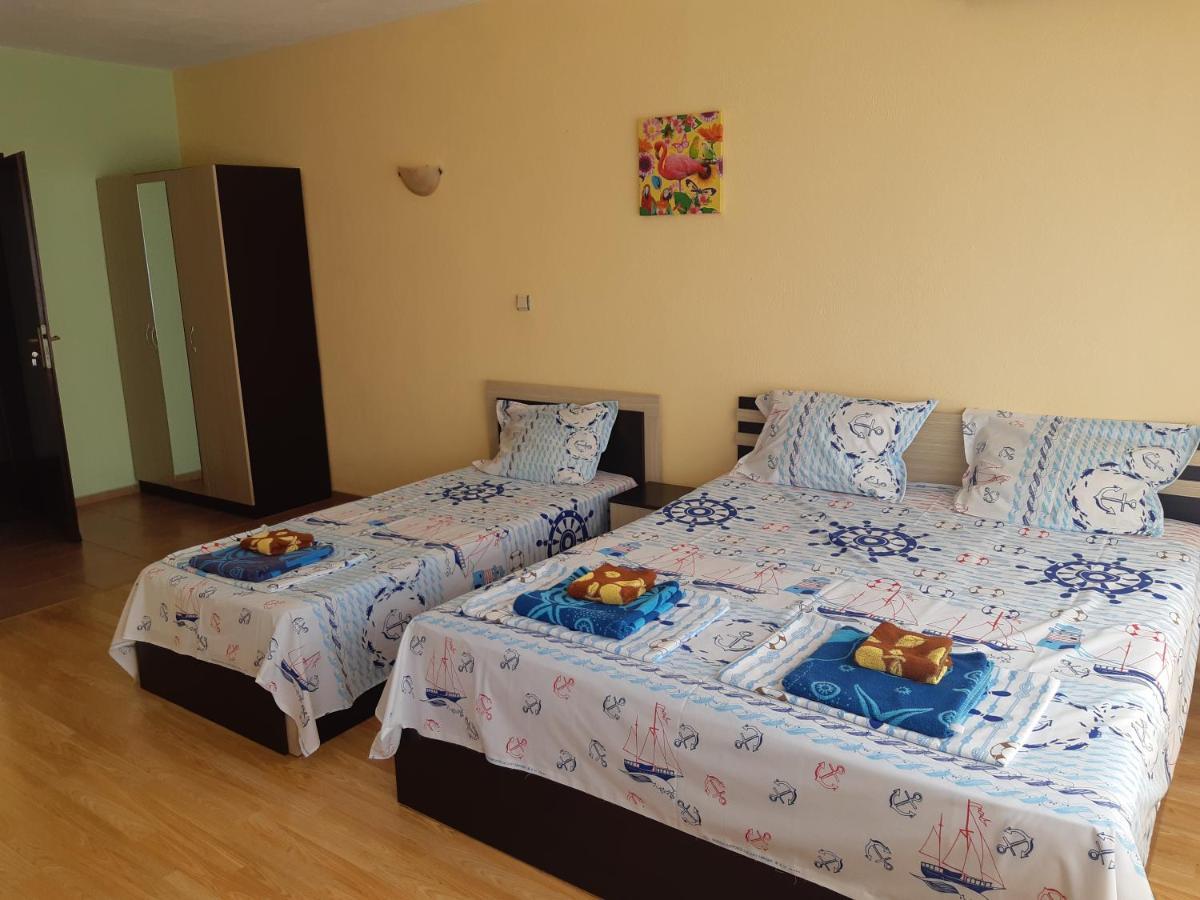 Kazlarov Guest House Kiten  Exterior photo