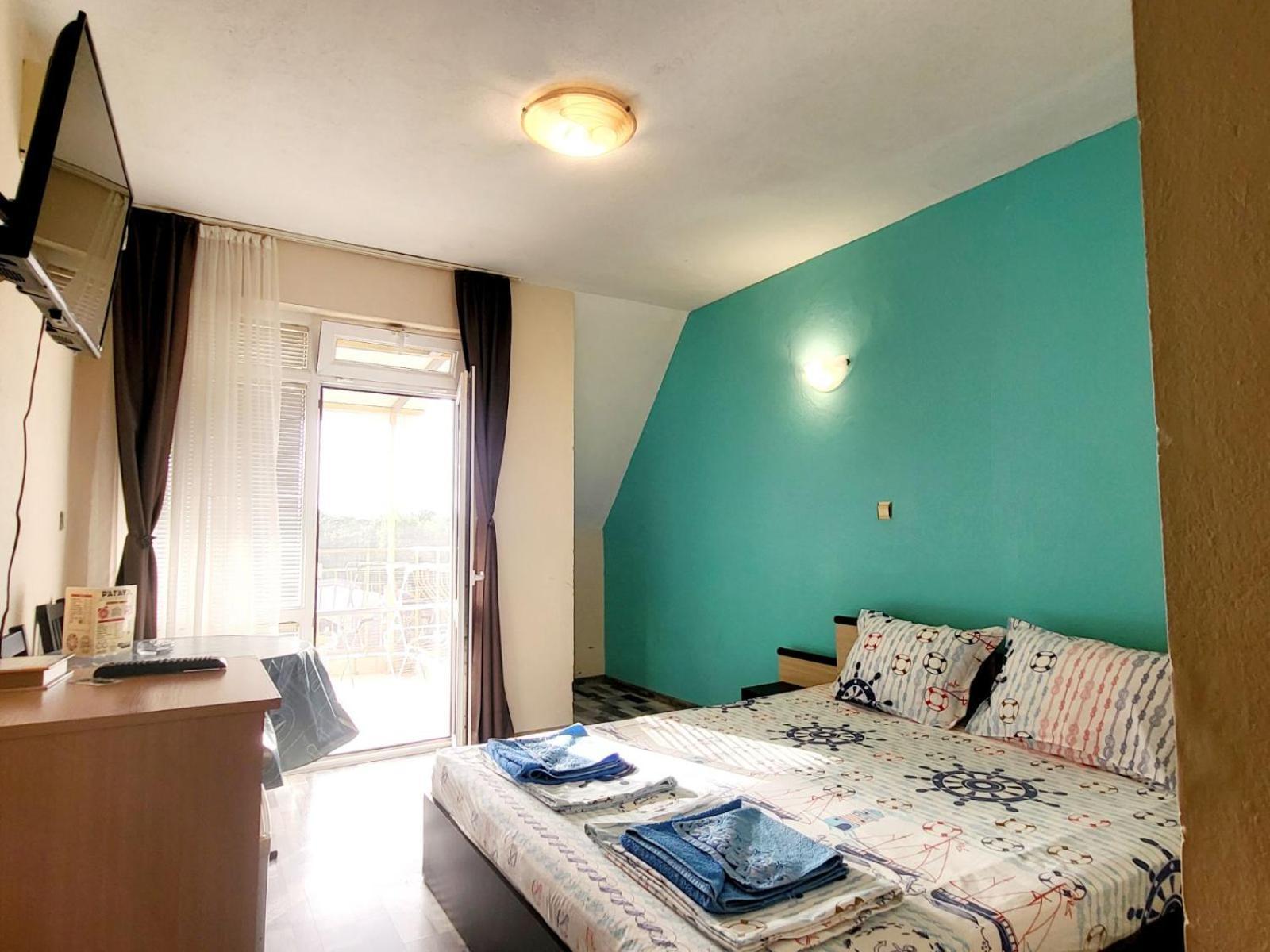 Kazlarov Guest House Kiten  Exterior photo